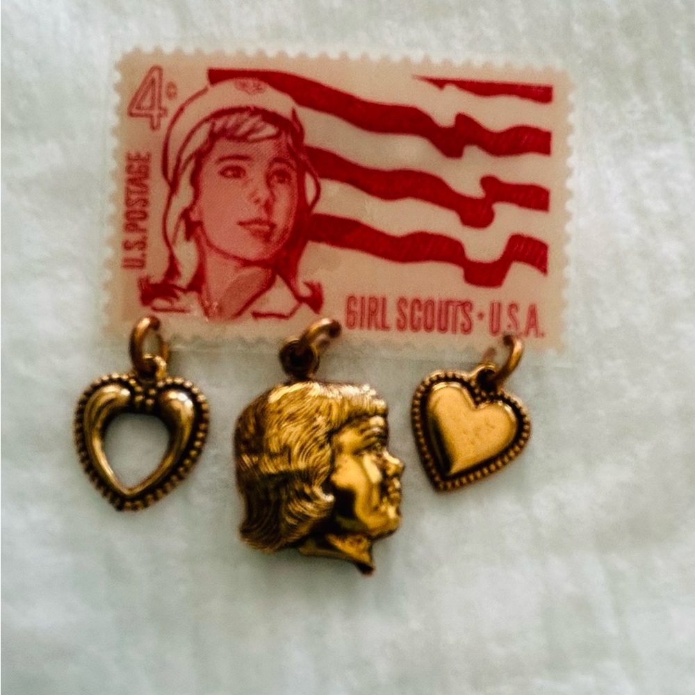 Girl Scout U.S.A Postage 4 cent Stamp 3- charms pin